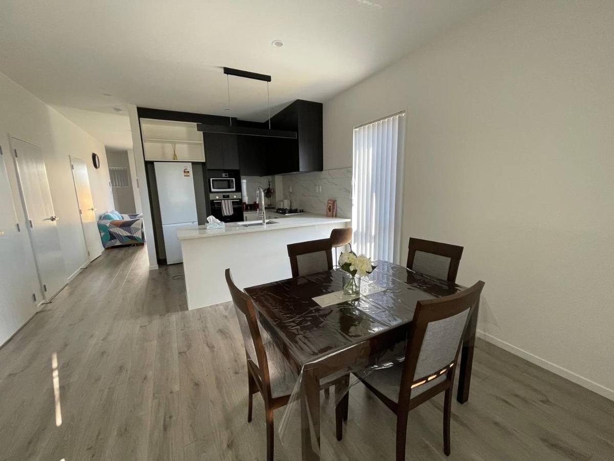 4 Bedroom Home Fully Furnished In Papakura, Auckland Extérieur photo