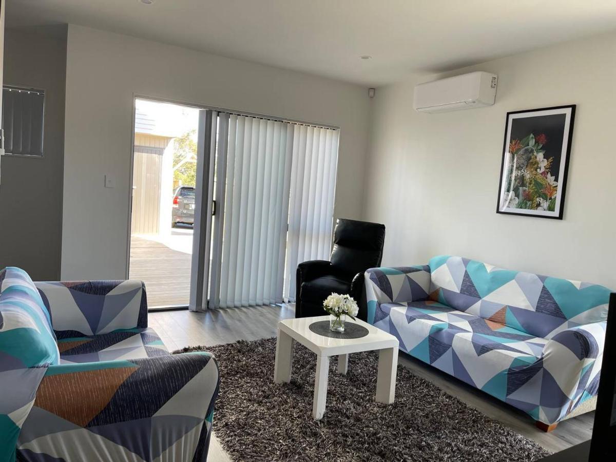 4 Bedroom Home Fully Furnished In Papakura, Auckland Extérieur photo