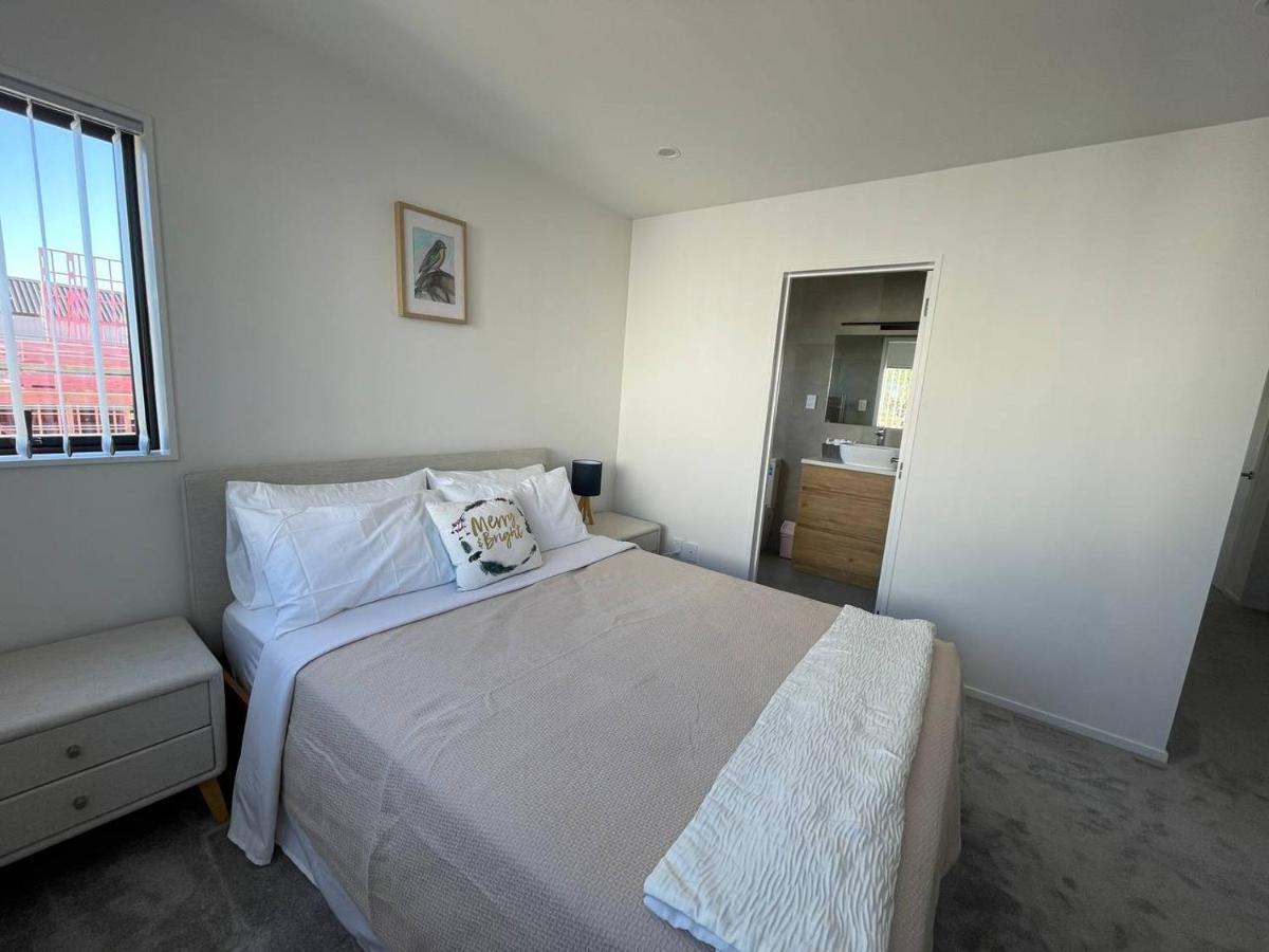 4 Bedroom Home Fully Furnished In Papakura, Auckland Extérieur photo