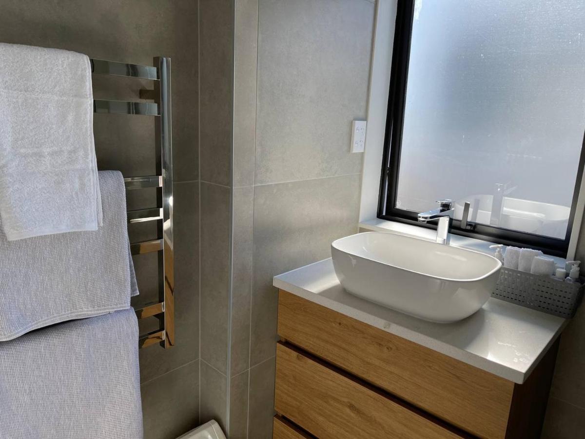 4 Bedroom Home Fully Furnished In Papakura, Auckland Extérieur photo