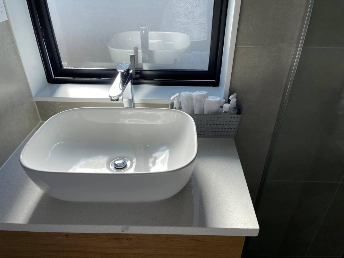 4 Bedroom Home Fully Furnished In Papakura, Auckland Extérieur photo