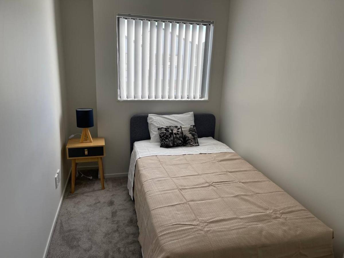 4 Bedroom Home Fully Furnished In Papakura, Auckland Extérieur photo