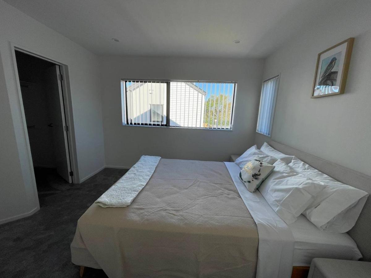 4 Bedroom Home Fully Furnished In Papakura, Auckland Extérieur photo